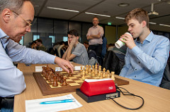 Ontspannen start op het topbord